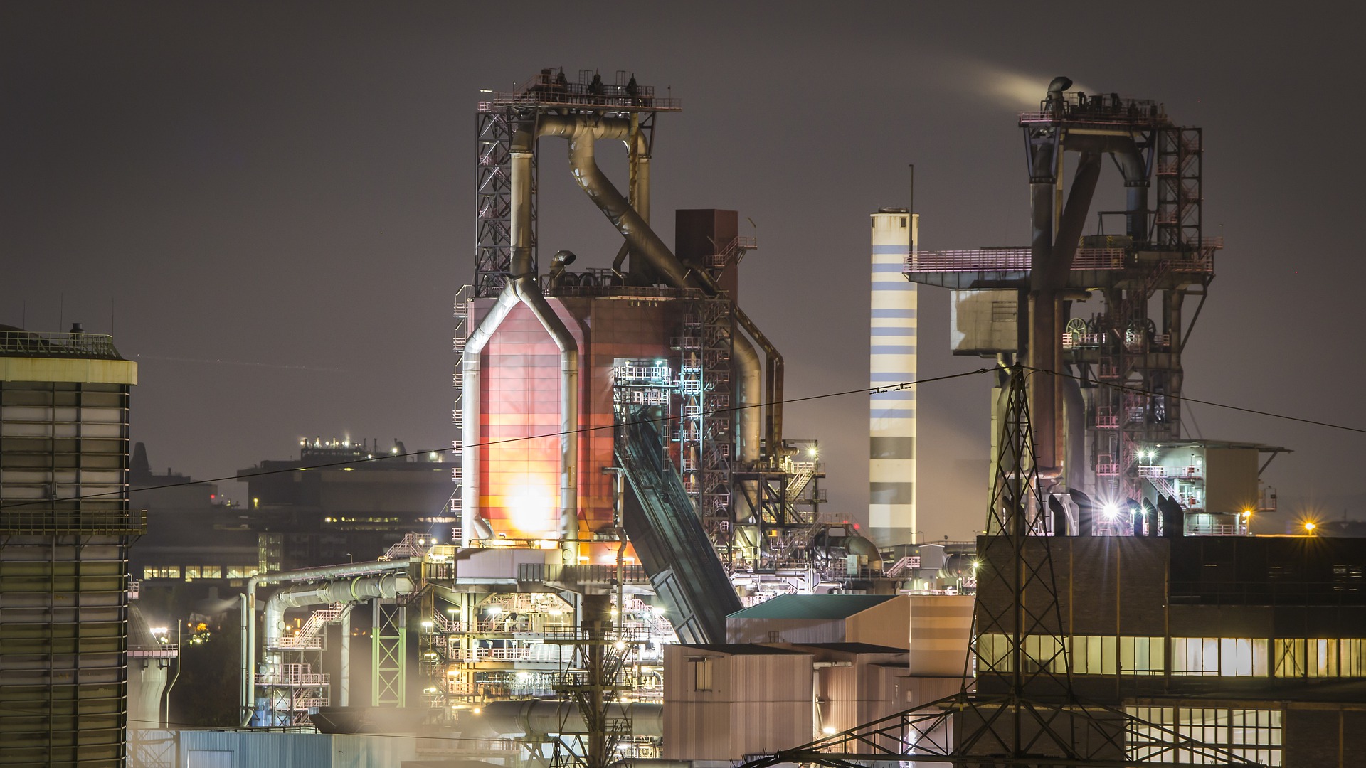 industry-4612432_1920