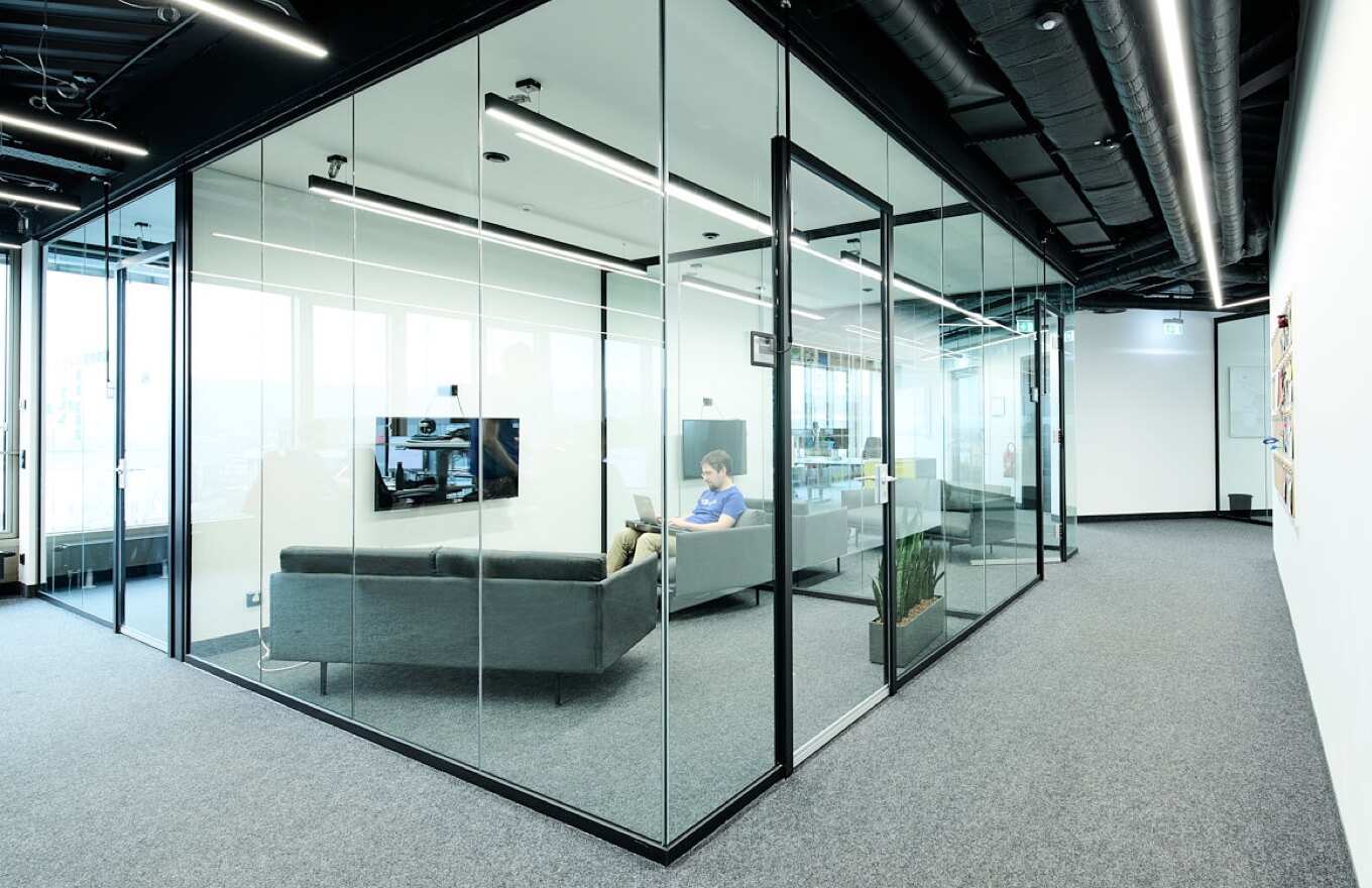 office06@2x